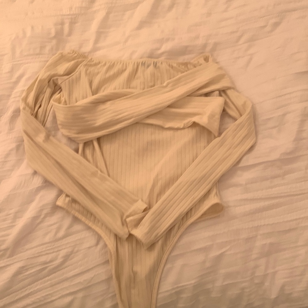 Boohoo white long-sleeve bodysuit